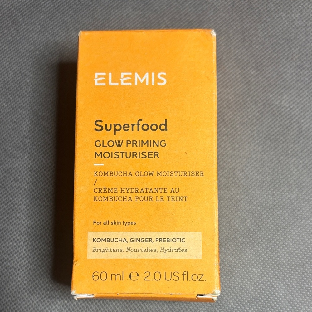 ELEMIS Superfood Glow Priming Moisturiser in Vibrant Orange